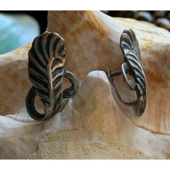 Native American Earrings Floral Leaf Sterling Silver Screw Back Earrings Vintage - Picture 1 of 11
